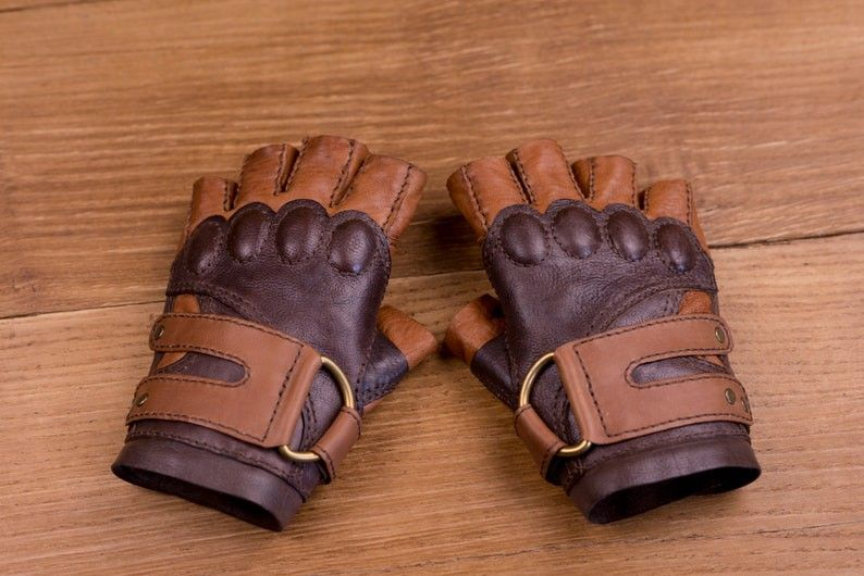 Trendy Fingerless Leather Gloves with Strong Grip and Stylish Design