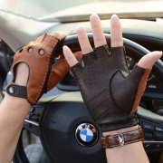 Two‑Tone Leather Driving Gloves with Open‑Finger Comfort